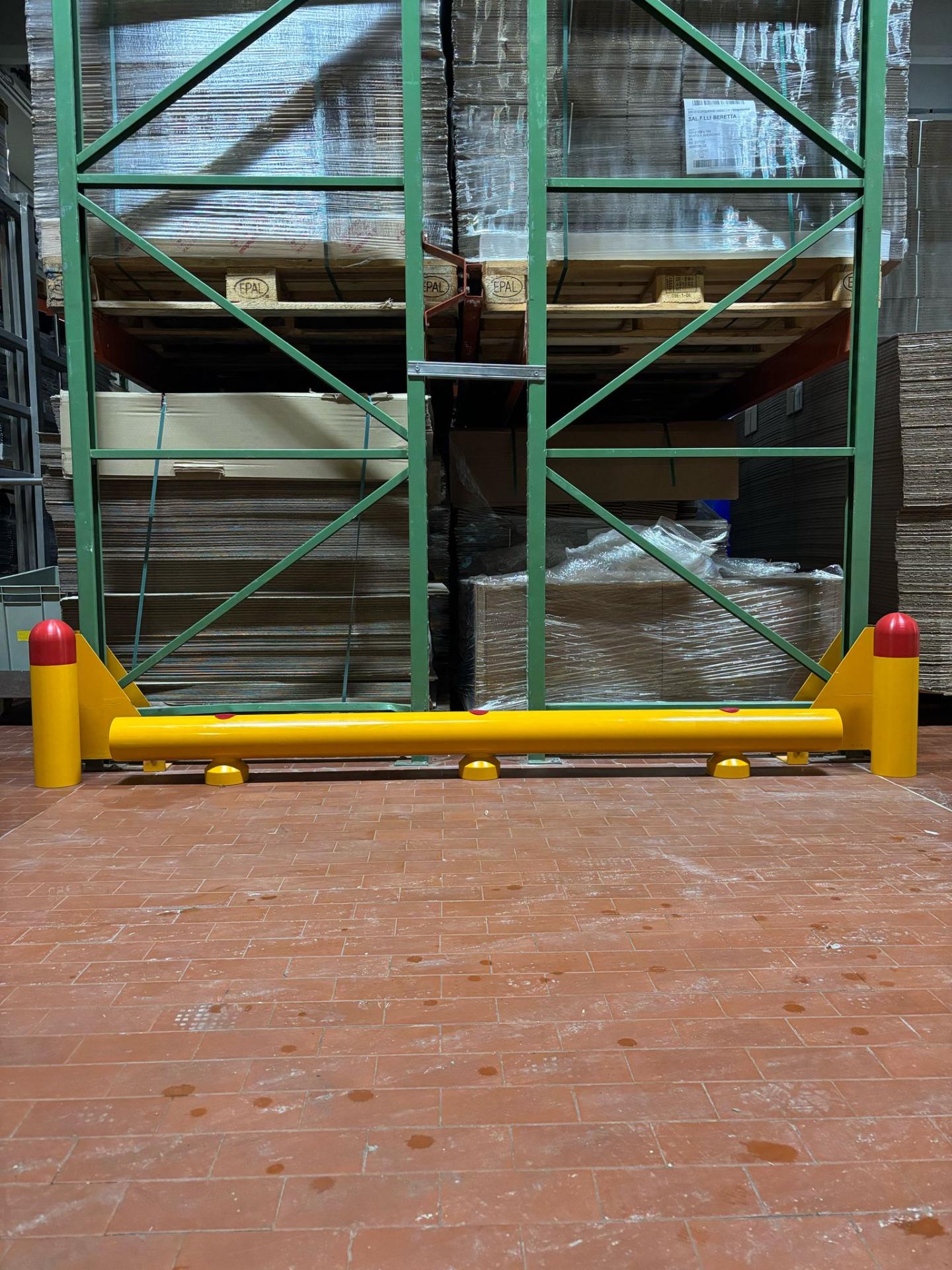 pose-installation-barrieres-basse-protection-anti-choc-entrepot